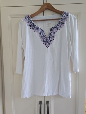 Talbots White V-Neck Tunic with Purple and Navy Embroidery